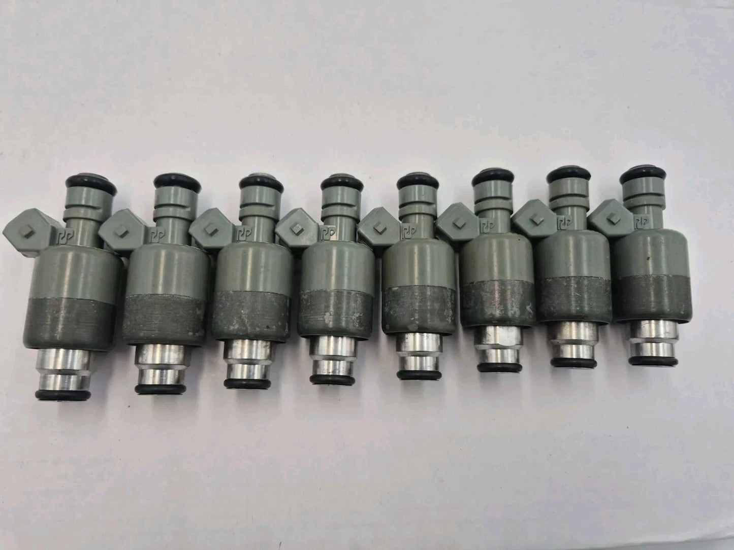 GM Cadillac Oldsmobile Pontiac 96-99 Petrol 4.6 Fuel injector 17091728 x1 Reconditioned