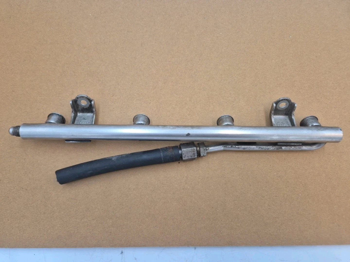 Genuine Audi A4 VW Passat Cabriolet 1.8T Petrol Injector Rail 06B133317AA