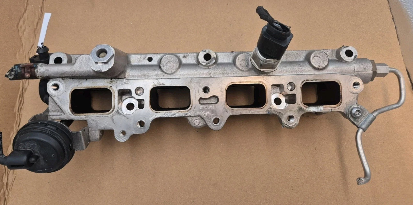 Volkswagen Audi A3 8P 2005 1.6 FSI Petrol BLF Fuel Intake Injection Rail Flaps
